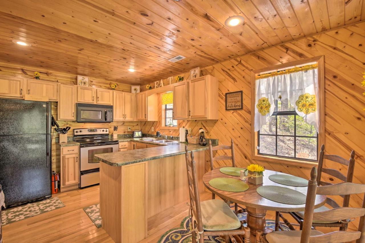 Cozy Hiawassee Cabin With Fire Pit And Mtn Views! Екстер'єр фото