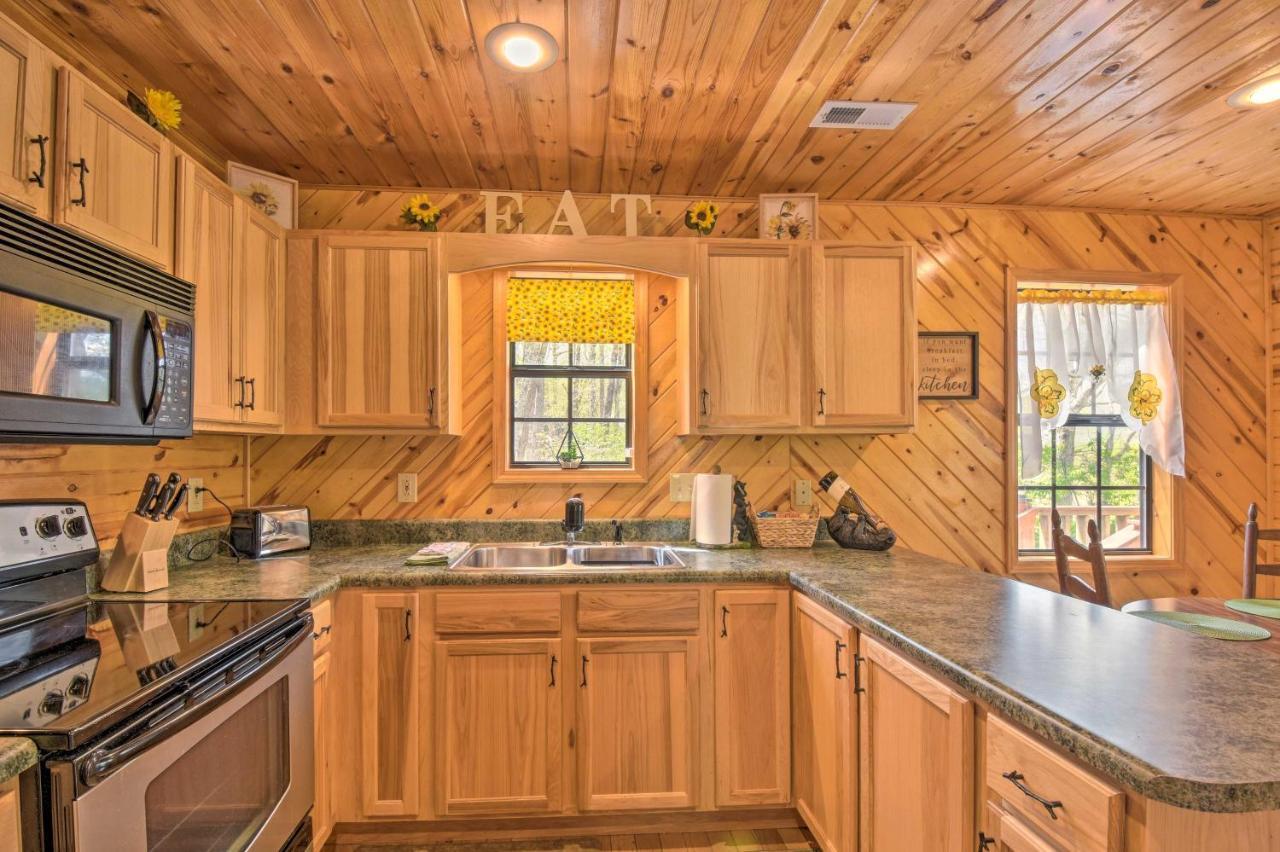 Cozy Hiawassee Cabin With Fire Pit And Mtn Views! Екстер'єр фото